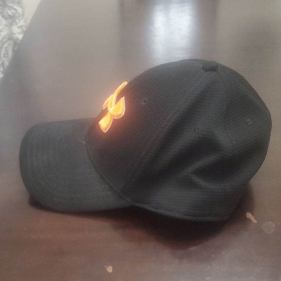 Under Armour Black Hat with Bright Orange Emblem - Picture 3 of 9